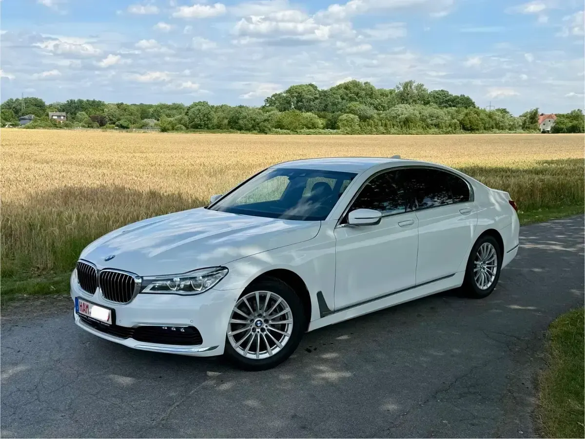 Gebraucht BMW 730 Executive 265 PS (194 kW) 2018 Weiß Limousine