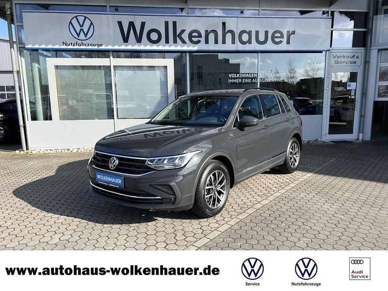 Gebraucht VW Tiguan 131 PS (96 kW) 2023 Uranograu SUV