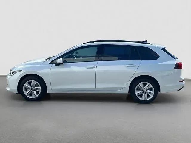 Gebraucht VW Golf VIII S 116 PS (85 kW) 2024 Weiß (oryxweiß perlmutteffekt) Kombi