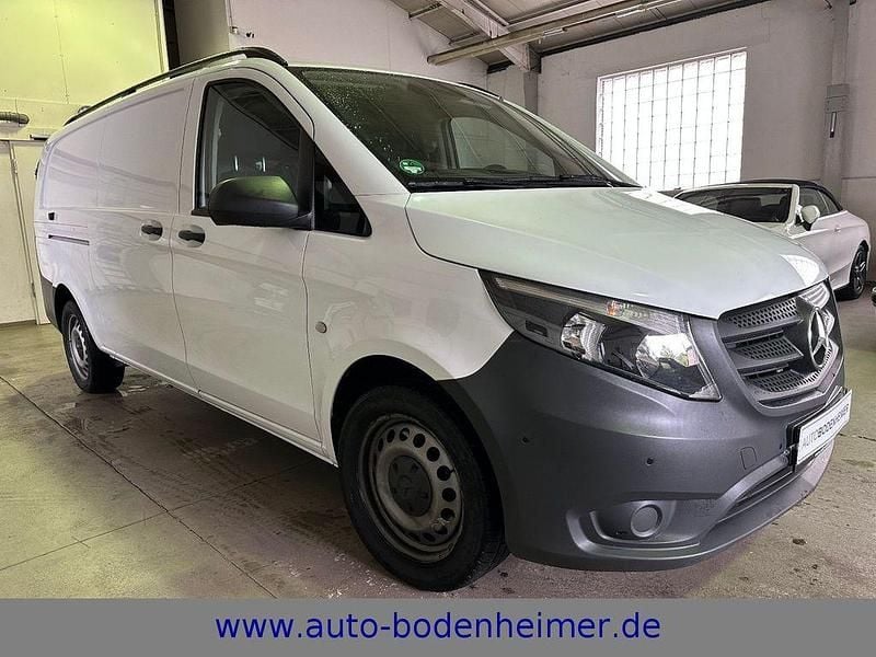 Weiß Gebraucht 2021 Mercedes Vito Van / Kleinbus | 23.900 € - Bild 1/4