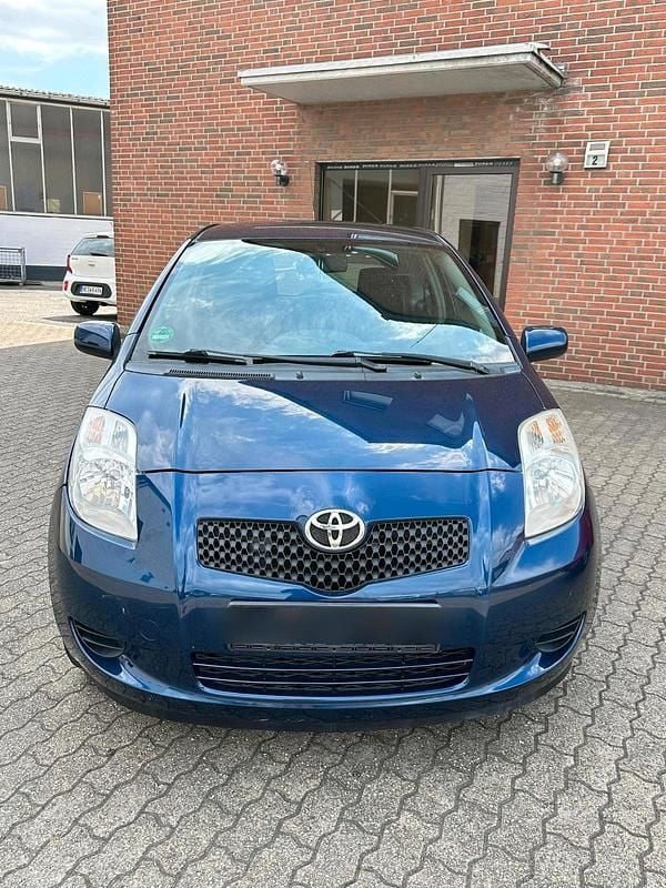 Blau Gebraucht 2006 Toyota Yaris Kleinwagen | 2.850 € (Etwas zu teuer) - Bild 1/4