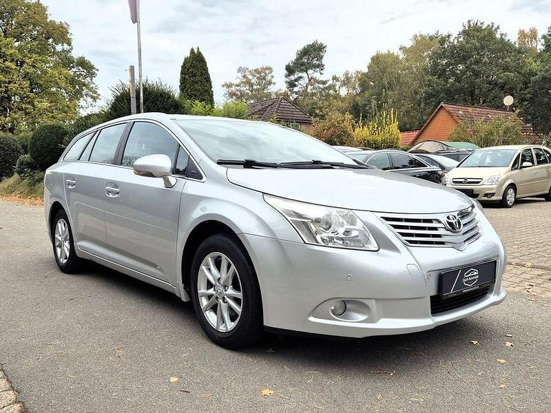 Silber Gebraucht 2011 Toyota Avensis Edition Kombi | 2.990 € (Superpreis) - Bild 1/4