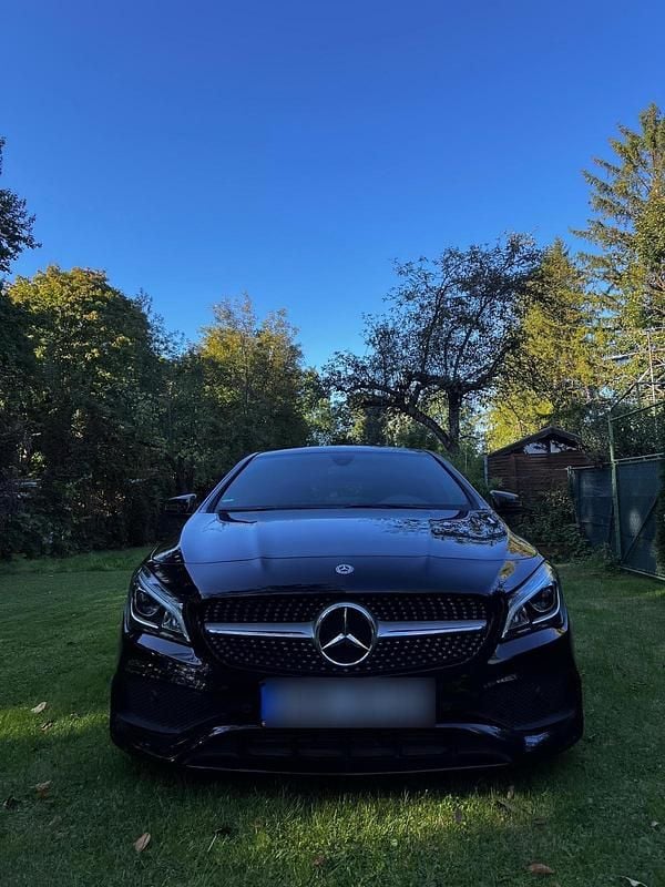 Andere farben Gebraucht 2018 Mercedes CLA180 Limousine | 17.995 € (Superpreis) - Bild 1/4
