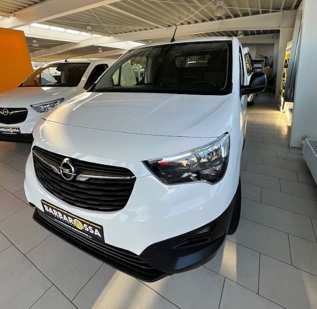 Weiß Gebraucht 2022 Opel Combo Edition Van / Kleinbus | 10.900 € (Superpreis) - Bild 1/4