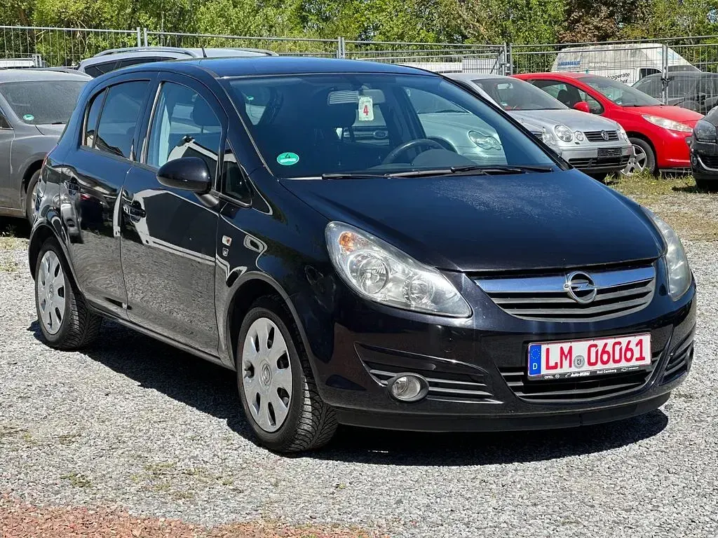 Używany Opel Corsa Edition 87 KM (63 kW) 2010 Czarny Hatchback