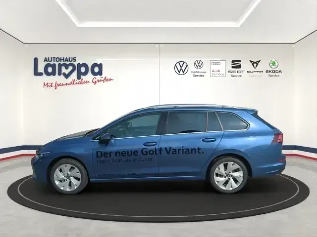 Gebraucht VW Golf VIII Style 150 PS (110 kW) 2024 Anemonenblau metallic Kombi