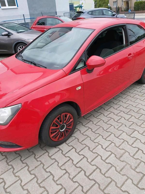 Rot Gebraucht 2012 Seat Ibiza Kleinwagen | 4.500 € (Etwas zu teuer) - Bild 1/4