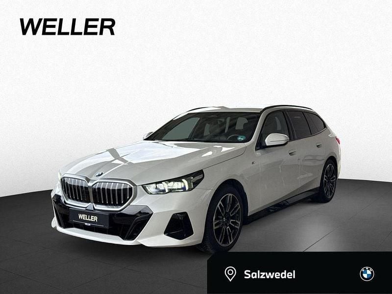 Weiß Gebraucht 2025 BMW 520 Comfort Edition Kombi | 45.850 € (Superpreis) - Bild 1/4
