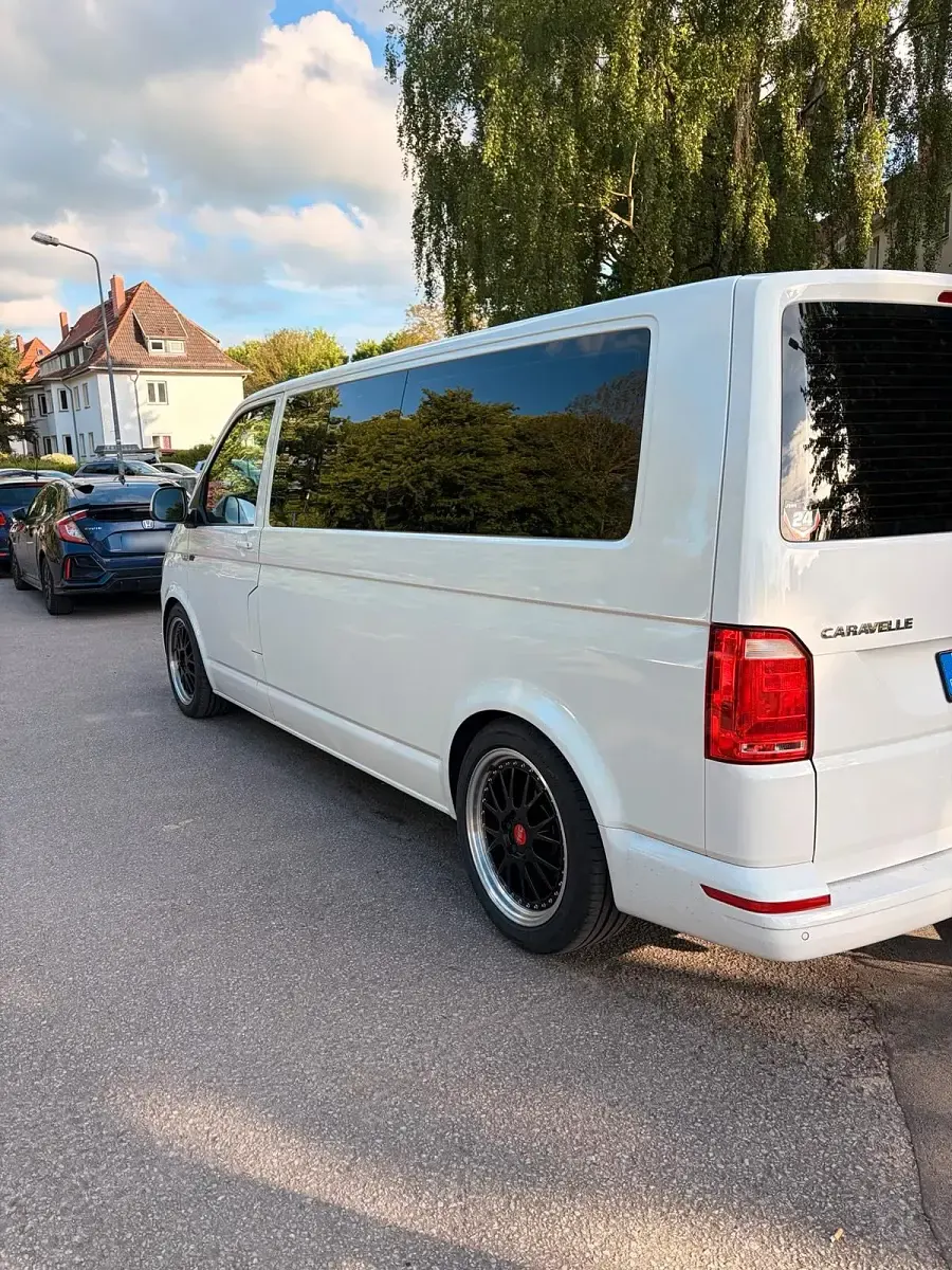Gebraucht VW Caravelle 150 PS (110 kW) 2016 Weiß Van