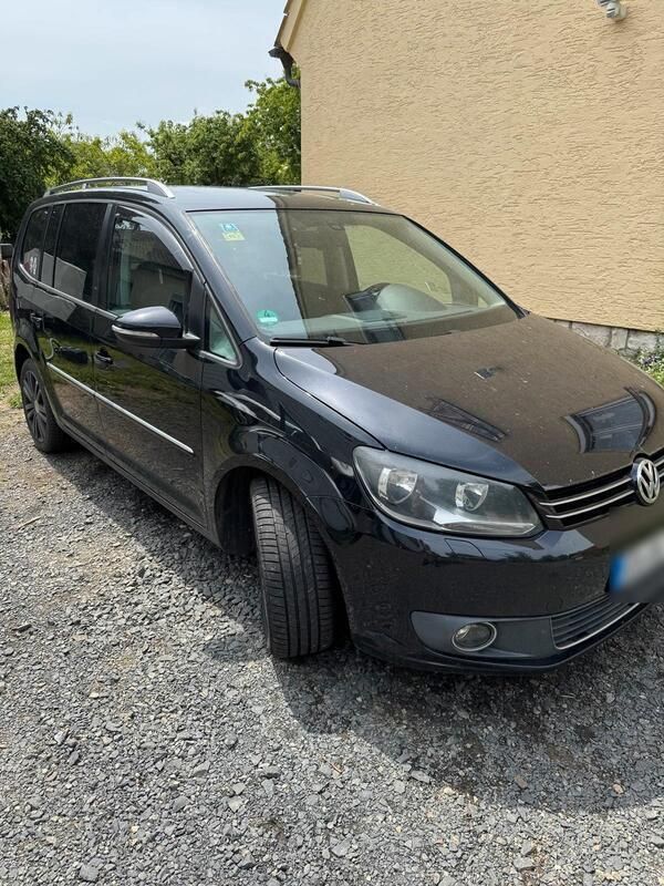 Schwarz Gebraucht 2010 VW Touran Highline Van / Kleinbus | 4.600 € (Guter Preis) - Bild 1/4