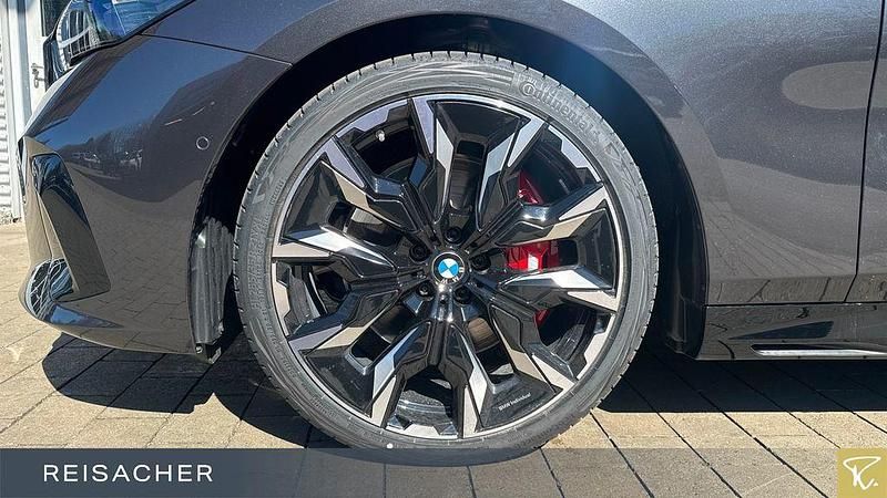 Neu BMW 540 Performance 303 PS (222 kW) 2026 Grau Kombi