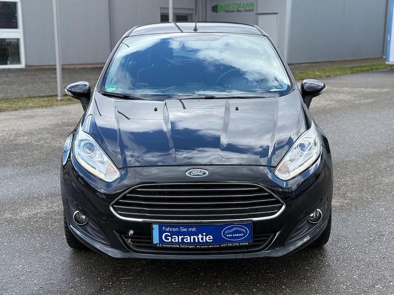 Gebraucht Ford Fiesta 101 PS (74 kW) 2015 Schwarz Limousine