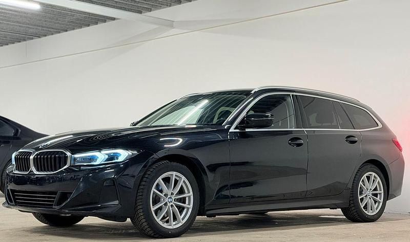 Schwarz Gebraucht 2023 BMW 320 Advantage Kombi | 20.086 € (Guter Preis) - Bild 1/4