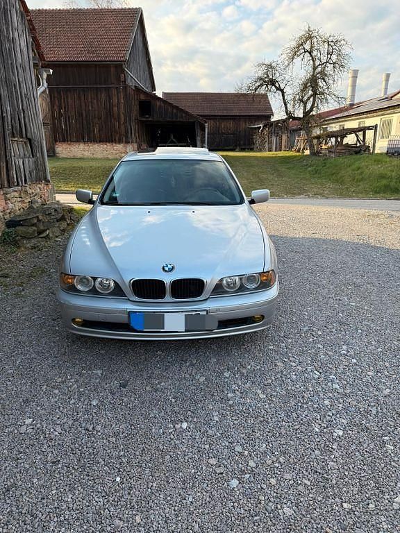 Gebraucht BMW 520 170 PS (125 kW) 2001 Silber Limousine