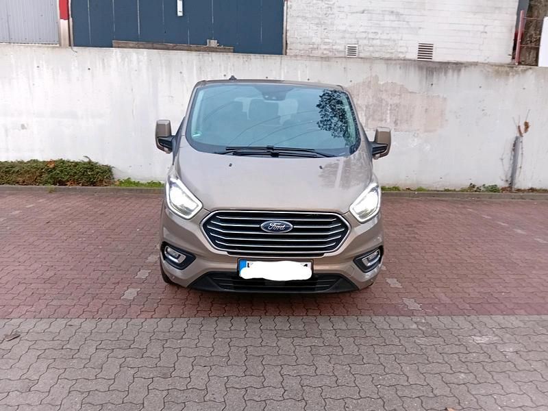 Grau Gebraucht 2020 Ford Tourneo Van / Kleinbus | 28.300 € (Superpreis) - Bild 1/4