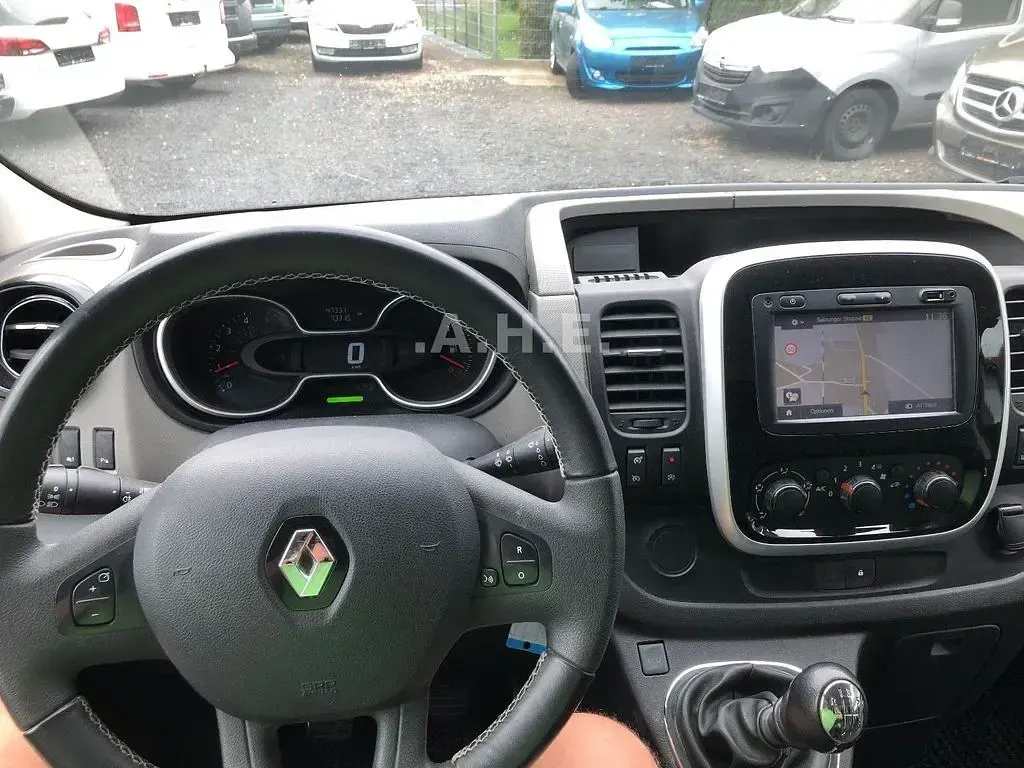 Gebraucht Renault Trafic 125 PS (91 kW) 2018 Weiß Van / Kleinbus