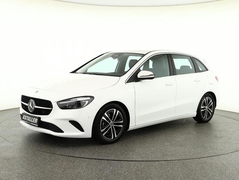 Gebraucht Mercedes B200 Progressive 150 PS (110 kW) 2024 Unilack polarweiß Van / Kleinbus
