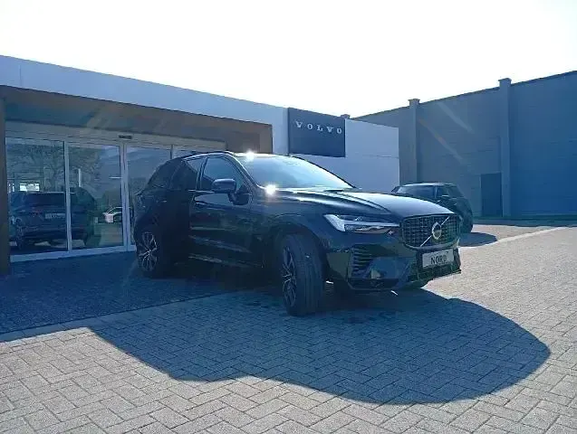 Gebraucht Volvo XC60 Plus 398 PS (292 kW) 2022 Onyx black / metallic SUV