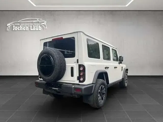 Neu BAW 212 166 PS (122 kW) 2026 Weiß SUV