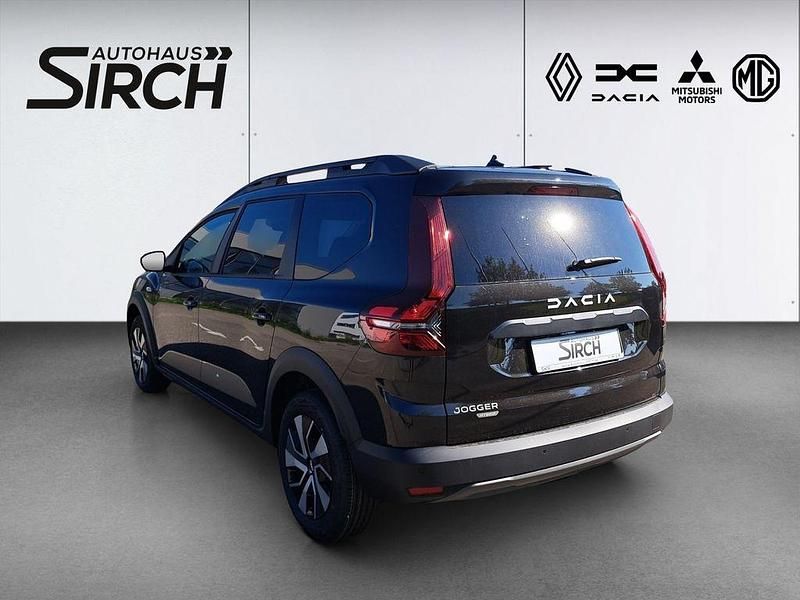Neu Dacia Jogger Expression 141 PS (103 kW) 2026 Schwarz Van / Kleinbus