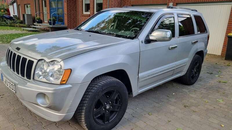 Grau Gebraucht 2005 Jeep Grand Cherokee SUV | 2.990 € - Bild 1/4