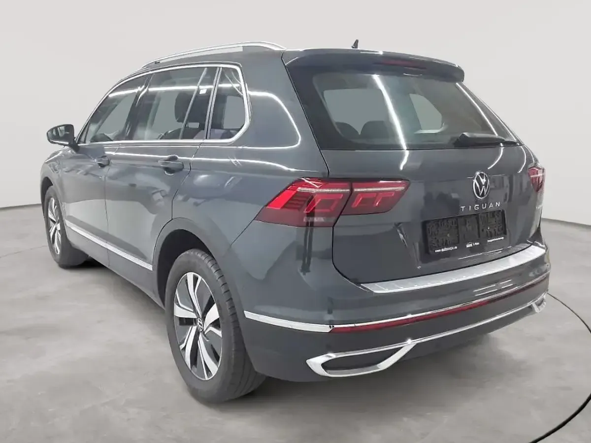 Gebraucht VW Tiguan Elegance 150 PS (110 kW) 2022 Delfingrau metallic SUV