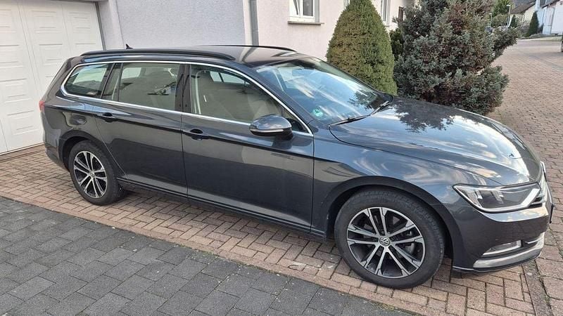 Gebraucht VW Passat Comfortline 150 PS (110 kW) 2017 Grau Kombi