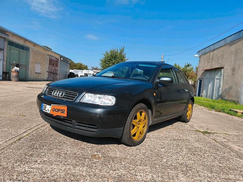 Schwarz Gebraucht 1998 Audi A3 Limousine | 1.950 € (Etwas zu teuer) - Bild 1/4