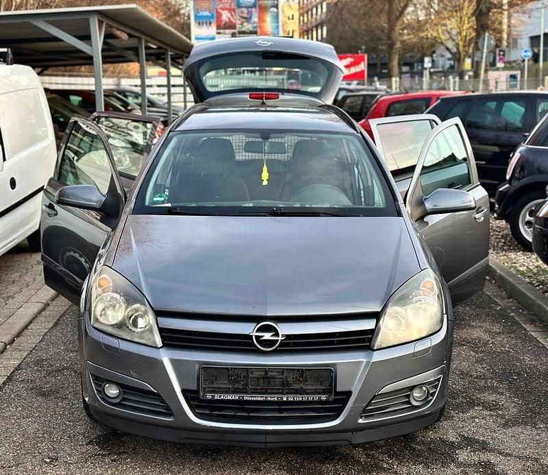 Gebraucht Opel Astra Edition 125 PS (91 kW) 2005 Grau Limousine