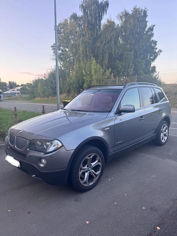 Grau Gebraucht 2009 BMW X3 SUV | 8.400 € - Bild 1/4