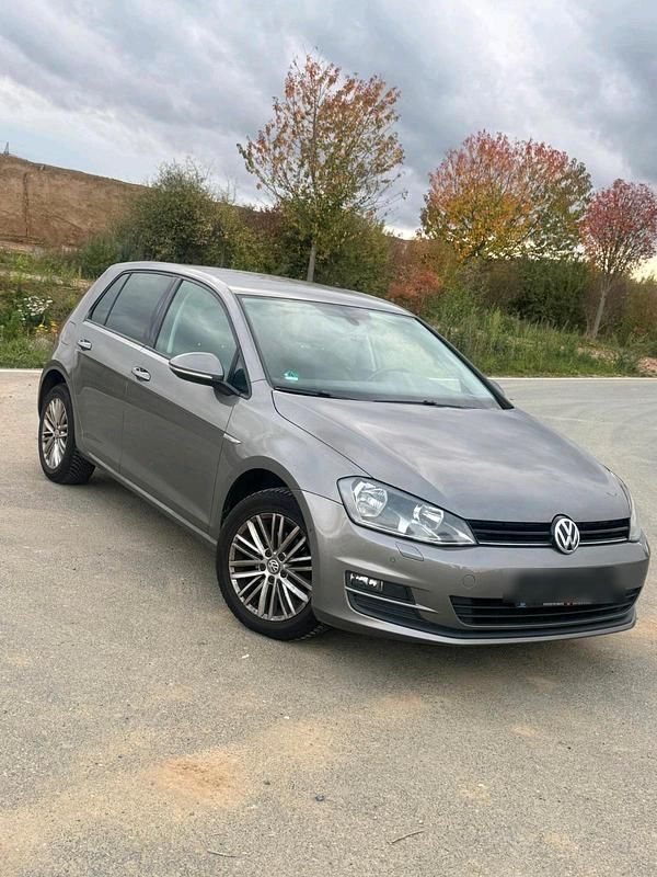 Grau Gebraucht 2014 VW Golf VII Cup Kleinwagen | 6.299 € (Fairer Preis) - Bild 1/4