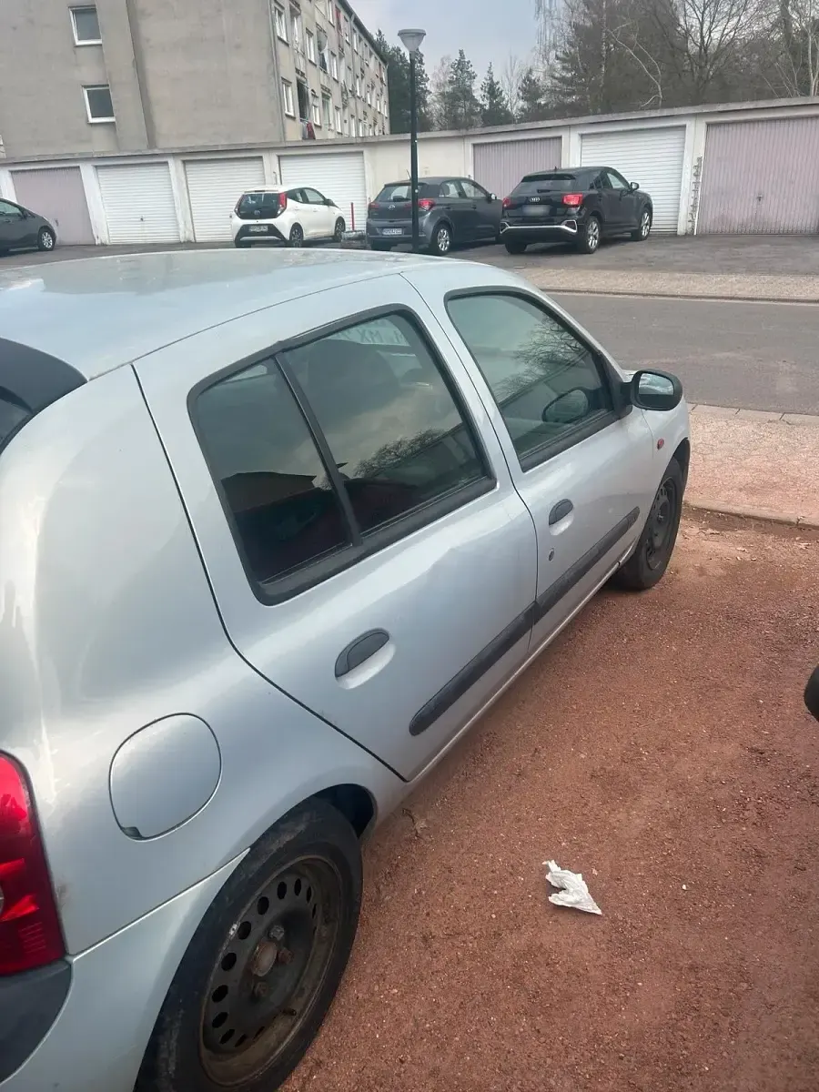 Occasion Renault Clio II 75 ch (55 kW) 2002 Argent Citadine