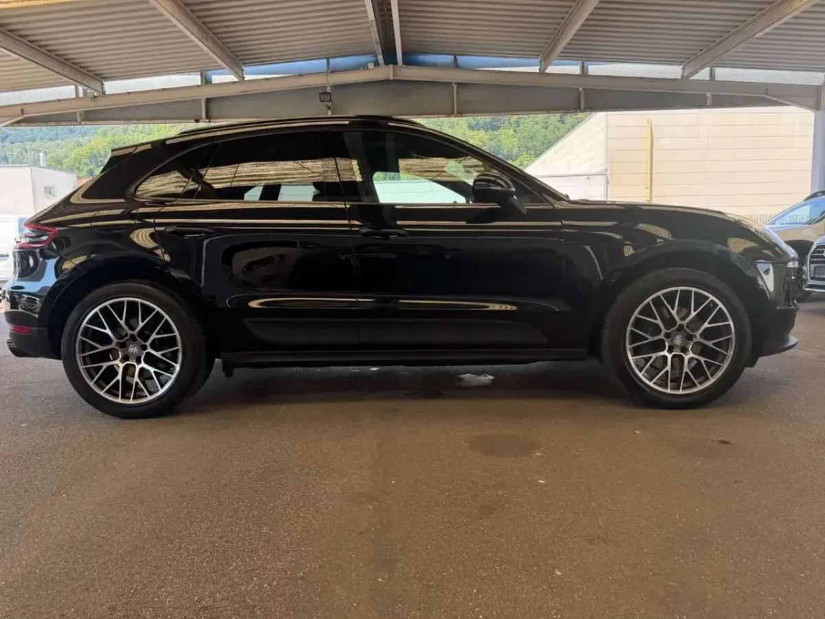 Gebraucht Porsche Macan 252 PS (185 kW) 2018 Vulkangrau SUV