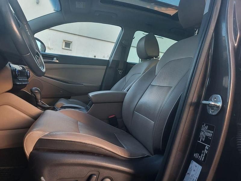 Schwarz Gebraucht 2016 Hyundai Tucson Trend SUV | 17.500 € (Teuer) - Bild 1/4