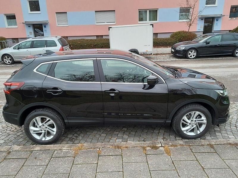 Gebraucht Nissan Qashqai Acenta 150 PS (110 kW) 2019 Schwarz SUV