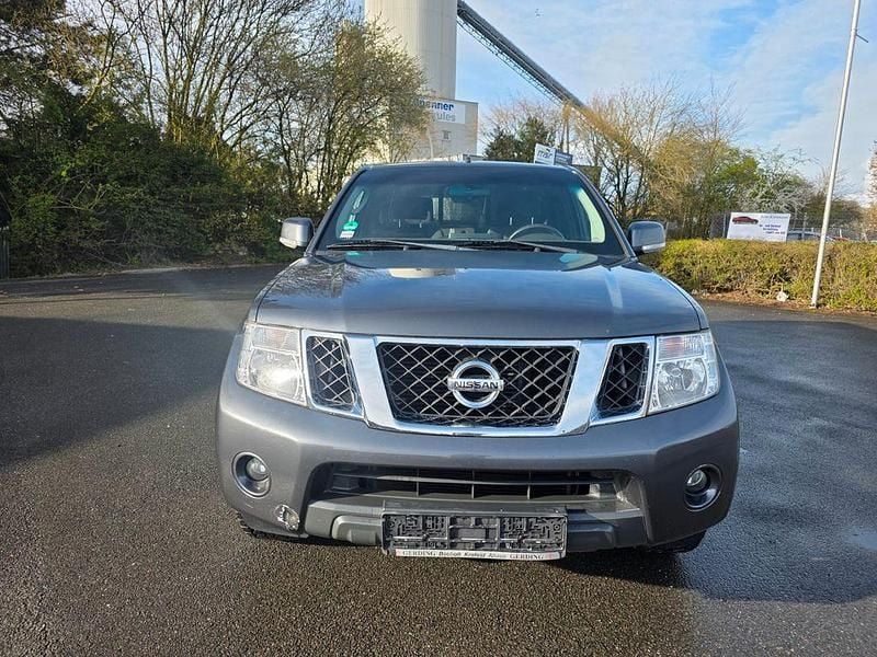 Gebraucht Nissan Navara SE 190 PS (139 kW) 2011 Blau Pickup