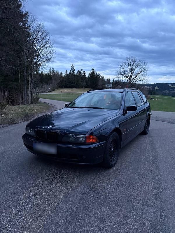 Gebraucht BMW 520 150 PS (110 kW) 1998 Blau Kombi
