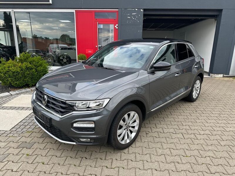 Grau Gebraucht 2021 VW T-Roc Sport SUV | 19.949 € (Guter Preis) - Bild 1/4