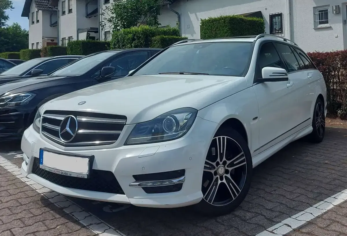 Gebraucht Mercedes C220 Avantgarde Edition 170 PS (125 kW) 2013 Weiß Kombi