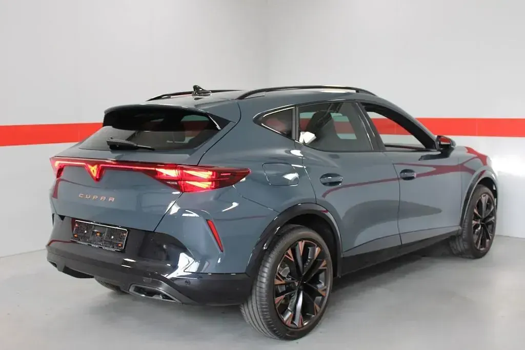 Neu Cupra Formentor 150 PS (110 kW) 2026 Blau SUV