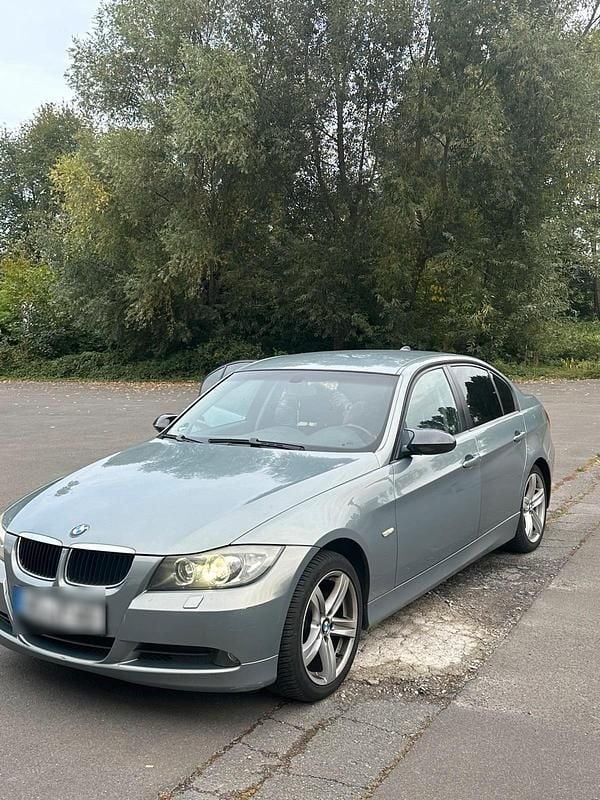 Gebraucht BMW 320 194 PS (142 kW) 2007 Grau Limousine