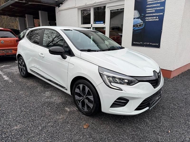 Gebraucht Renault Clio V Evolution 91 PS (66 kW) 2022 Weiß Limousine