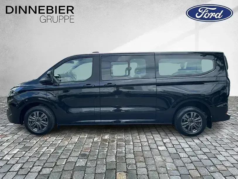 Usado Ford Tourneo Custom Titanium 170 HP (125 kW) 2025 Preto Van