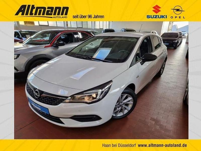 Schneeweiss/summitwhite/arctic Gebraucht 2021 Opel Astra Edition Limousine | 16.980 € (Guter Preis) - Bild 1/4
