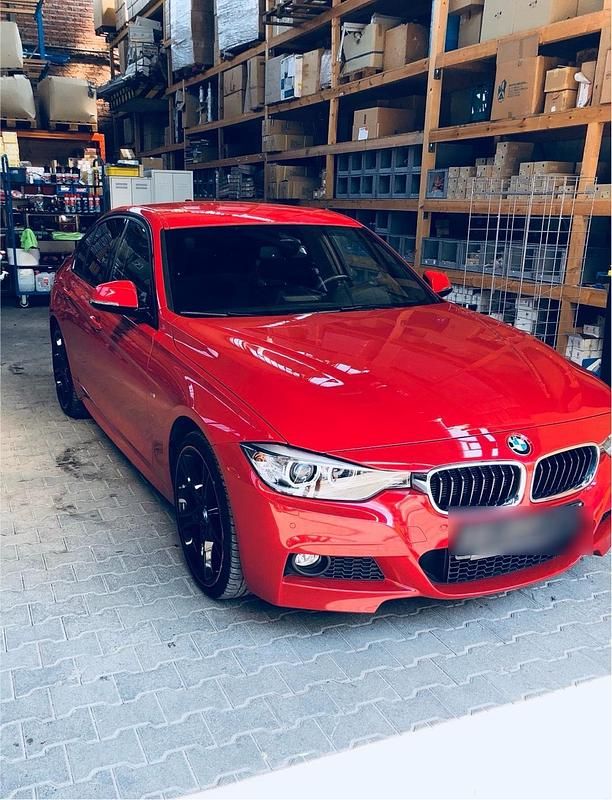 Schwarz Gebraucht 2015 BMW 320 M Sport Limousine | 17.999 € (Superpreis) - Bild 1/4