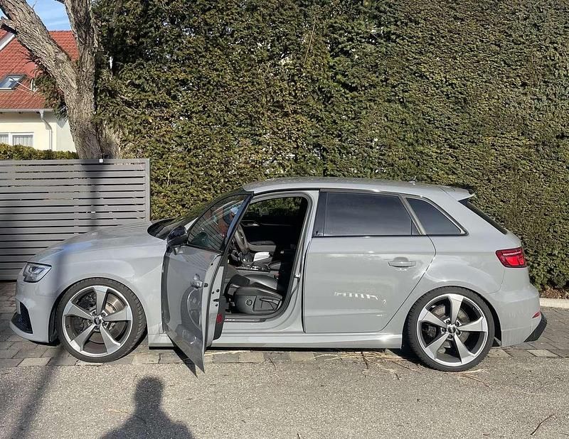 Gebraucht Audi RS3 400 PS (294 kW) 2019 Grau Limousine