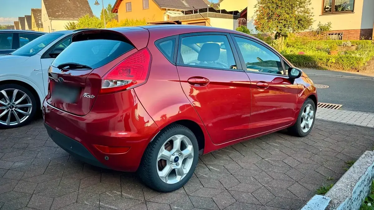 Gebraucht Ford Fiesta Trend 60 PS (44 kW) 2008 Orange Limousine