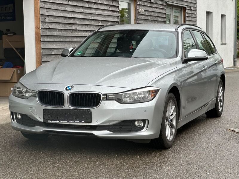 Silber Gebraucht 2013 BMW 320 Limousine | 8.790 € (Superpreis) - Bild 1/4