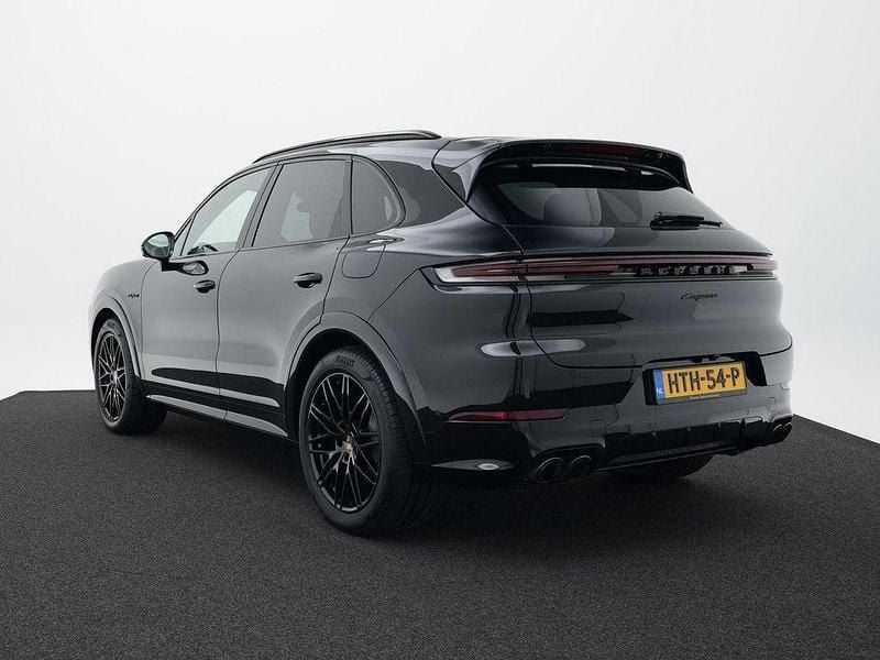 Second-hand Porsche Cayenne 470 CP (345 kW) 2025 Negru SUV