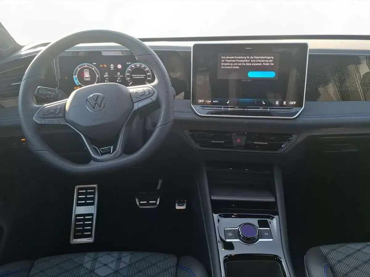Neu VW Tiguan R-line 193 PS (141 kW) 2026 Delfingrau metallic SUV